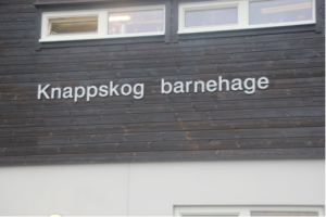 Knappskog Barnehage School